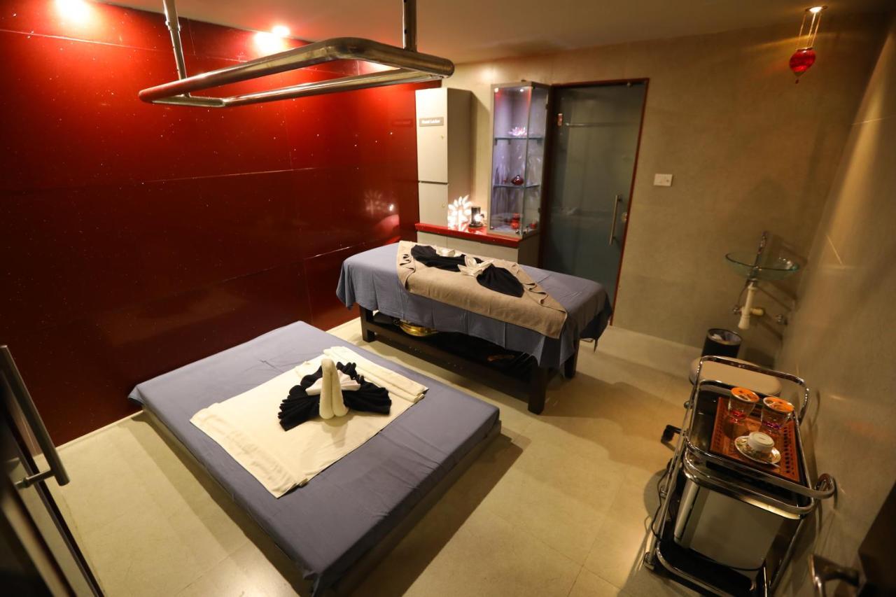 V 7 Hotel Chennai Zewnętrze zdjęcie